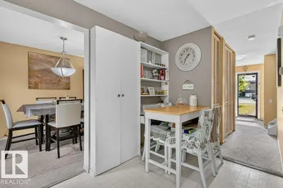 Interior photo 2 of 43 GRANDIN VG