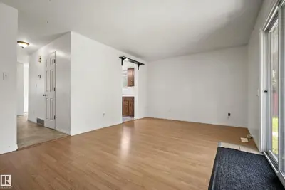 Interior photo 4 of 72 STIRLING RD NW