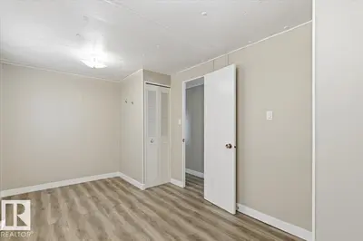 Interior photo 2 of 5108 44ave