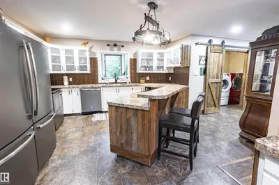 Interior photo 2 of 51526 RGE ROAD 273
