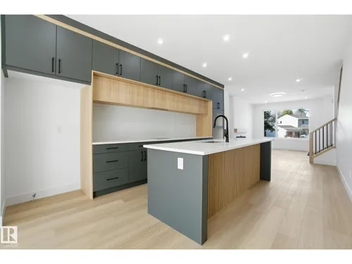 7605 92 AV NW, Edmonton - $789,900