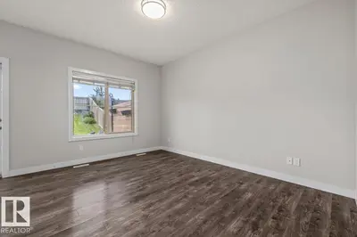 Interior photo 4 of 