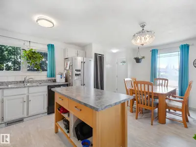 Interior photo 4 of 164 WARWICK RD NW