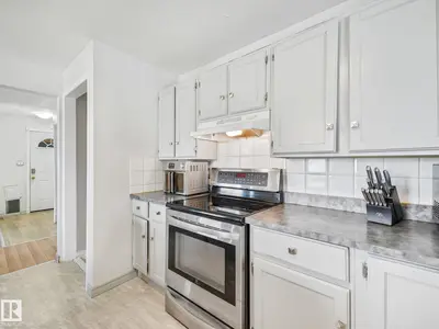 Interior photo 3 of 164 WARWICK RD NW