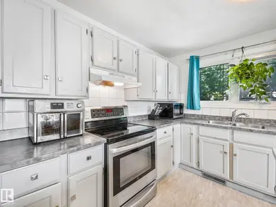 Interior photo 2 of 164 WARWICK RD NW