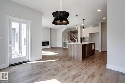 Interior photo 4 of 13 SCORIA WD