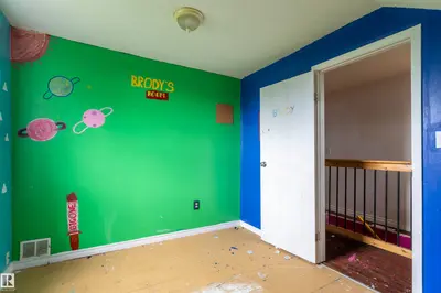 Interior photo 2 of 5016 49 ST