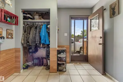 Interior photo 4 of 4808 43 ST