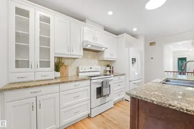Interior photo 4 of 8212 148 ST NW NW