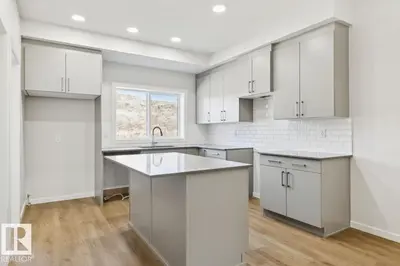Interior photo 4 of 319 EDGEMONT DR NW
