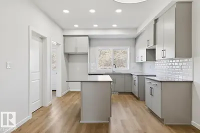 Interior photo 3 of 319 EDGEMONT DR NW