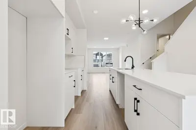 Interior photo 4 of 7450 KLAPSTEIN CR SW