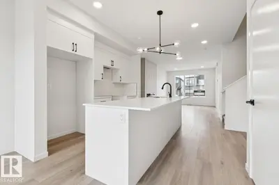 Interior photo 3 of 7450 KLAPSTEIN CR SW