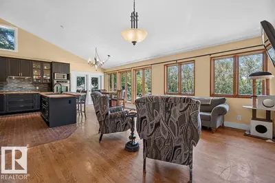 Interior photo 4 of 216 WOLF WILLOW RD NW
