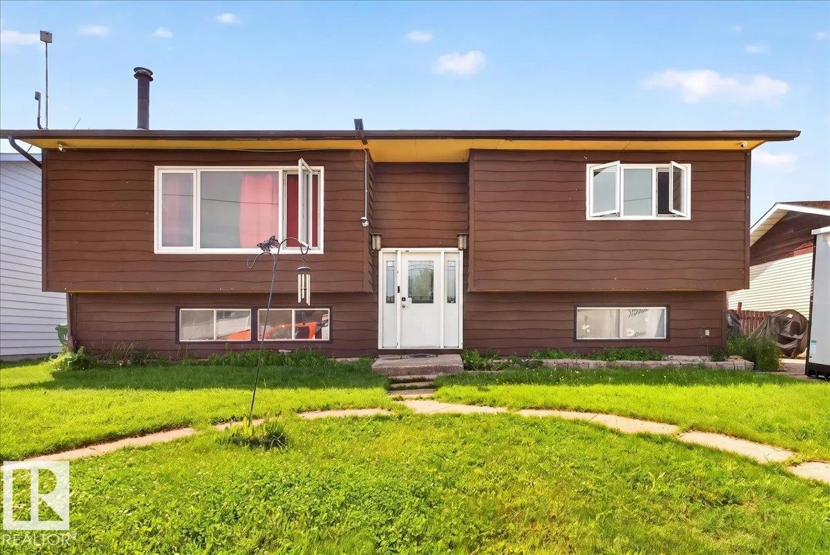 5215 50 AV, Bruderheim - 3 bedroom Detached Single Family for sale