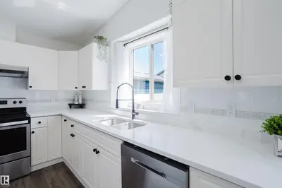 Interior photo 4 of 6741 162A AV NW