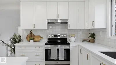 Interior photo 3 of 2723 83 ST NW