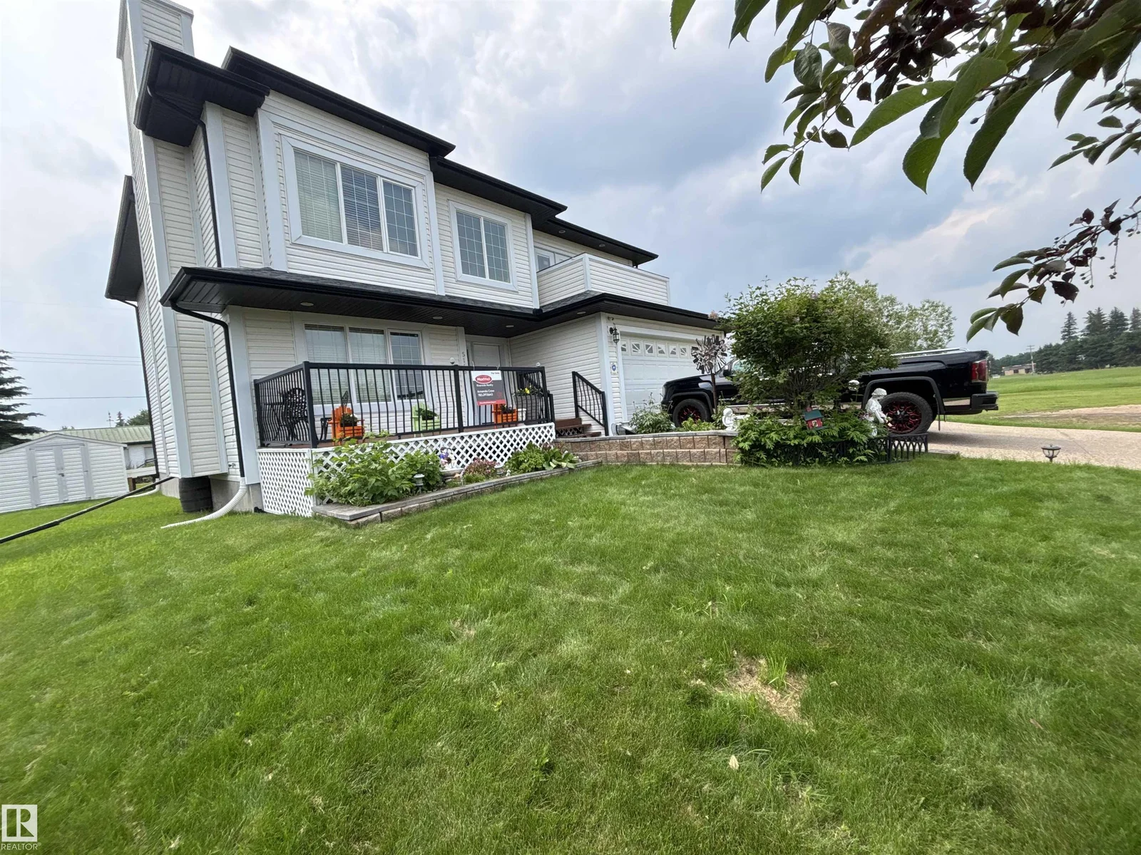 5119 56 AV, Mundare - 7 bedroom Detached Single Family for sale