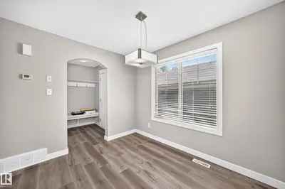 Interior photo 3 of 827 VALOUR MEWS ME NW