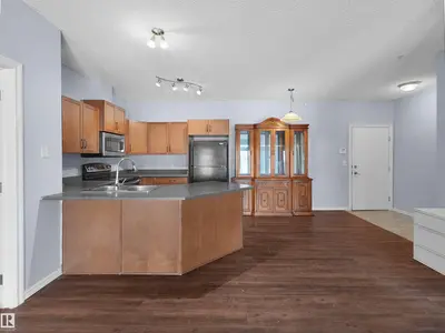 Interior photo 4 of #106 263 MACEWAN RD SW