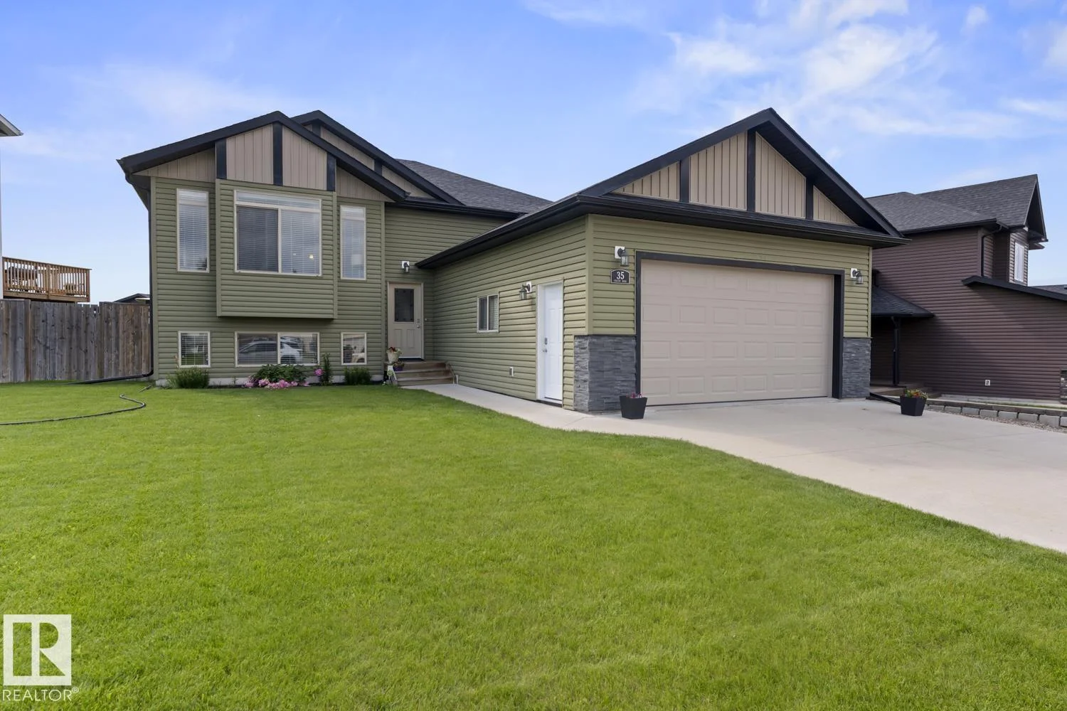 35 Falcon RD, Cold Lake - 5 bedroom Detached Single Family for sale