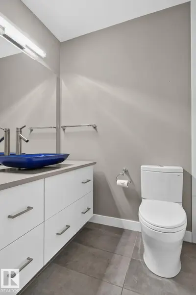 Interior photo 4 of 6704 94A AV NW