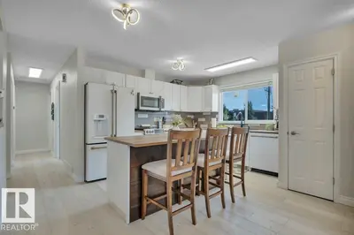 Interior photo 3 of 4501 39 AV