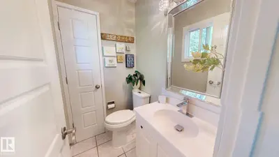 Interior photo 4 of 1112 87 ST NW
