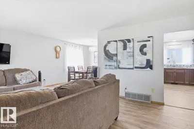 Interior photo 1 of 141 Green Ash DR
