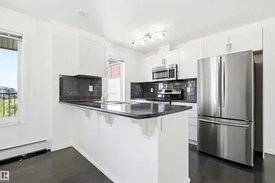 Interior photo 3 of #435 5515 7 AV SW