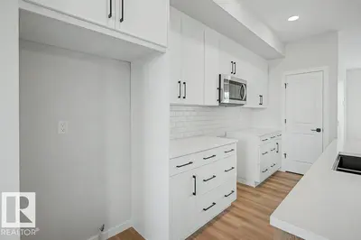 Interior photo 4 of 400 Stiles Bend