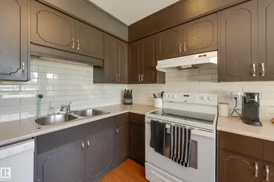 Interior photo 3 of 10527 32 AV NW