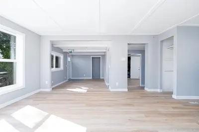 Interior photo 4 of 5302 54 AV