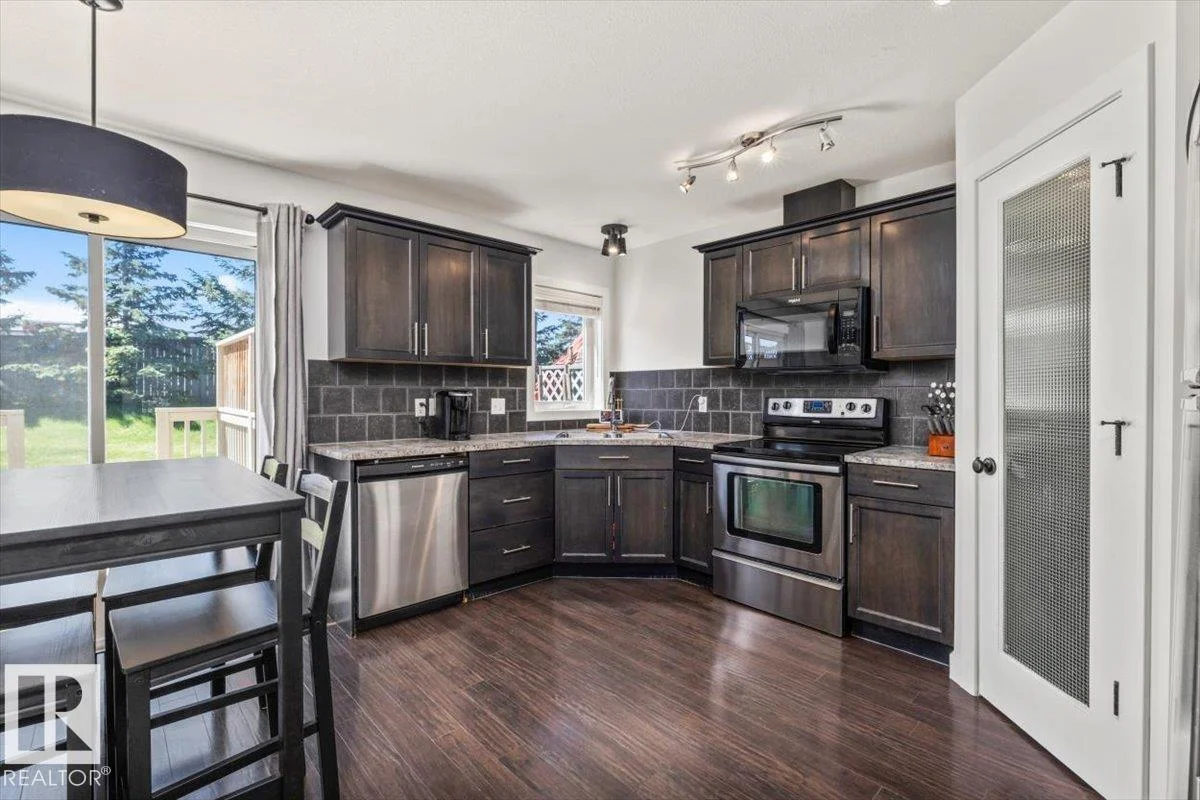 125 BIRCHWOOD CL, Devon - 2 bedroom Townhouse for sale