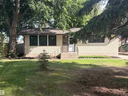 8 SAVOY PL, St. Albert - $449,900