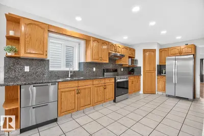 Interior photo 3 of 619 LAYTON CT NW