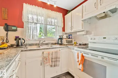 Interior photo 4 of 30 GARDEN VALLEY DR