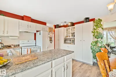 Interior photo 3 of 30 GARDEN VALLEY DR