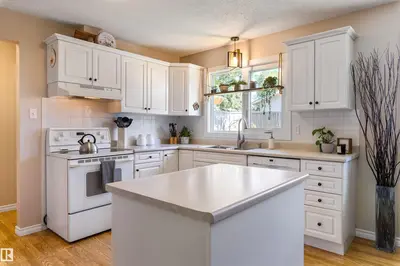 Interior photo 2 of 26 MILBURN CR