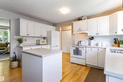 Interior photo 3 of 26 MILBURN CR