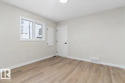 Interior photo 2 of 5032 55 AV