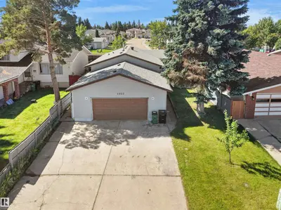 Interior photo 1 of 4827 17 AV NW