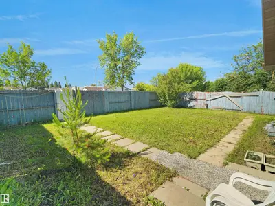 Interior photo 4 of 4827 17 AV NW