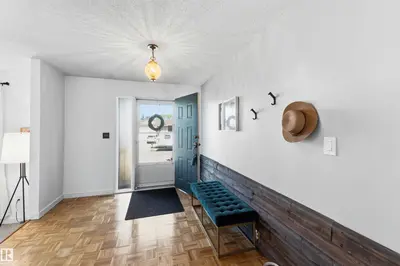 Interior photo 1 of 4335 53 AV