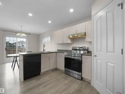 Interior photo 3 of 7407 SINGER LD NW