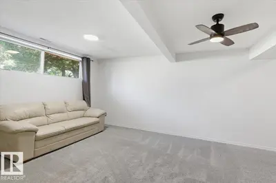 Interior photo 3 of 4507 46 AV