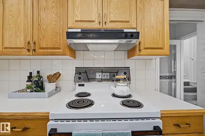 Interior photo 3 of 9516 146 ST NW