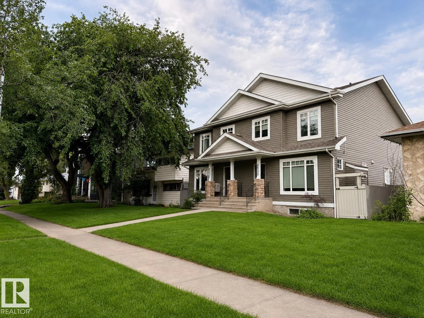 8530 76 AV NW, Edmonton - 4 bedroom Duplex for sale