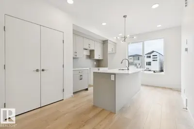Interior photo 2 of 7524 KLAPSTEIN LINK LI SW