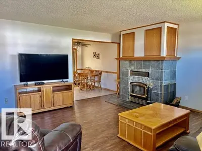 Interior photo 2 of 5817 52 ST